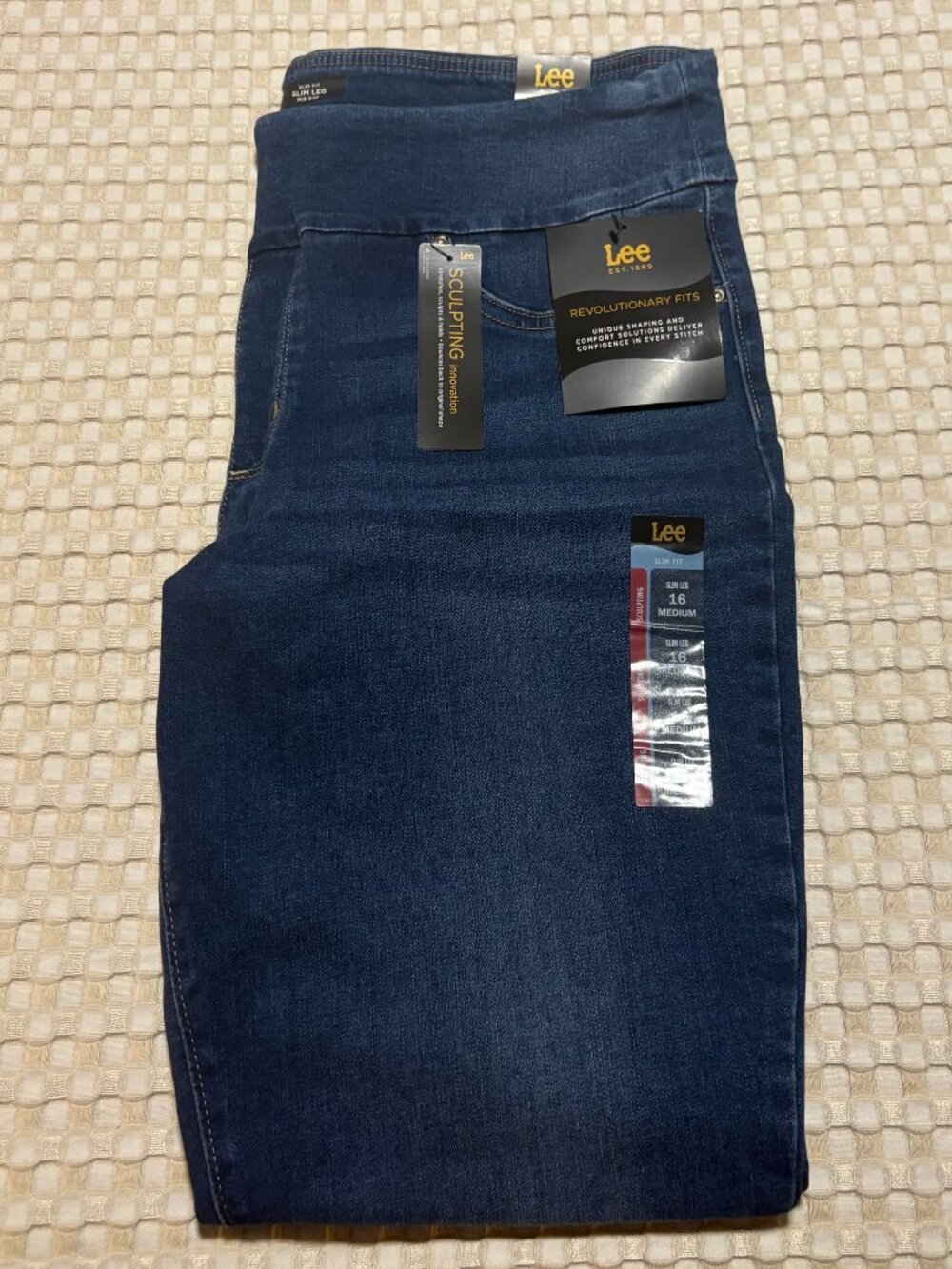 Lee Women's Sculpting Slim Fit  Pull-on Jeans size 16 NWT